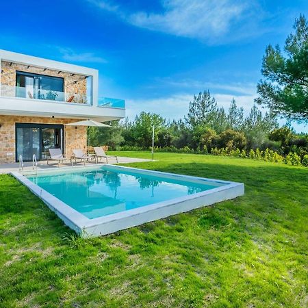 Epta Villas Luxury Redefined อาเกีย ปาราสเควิ ภายนอก รูปภาพ