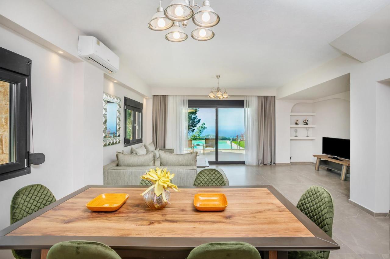 Epta Villas Luxury Redefined อาเกีย ปาราสเควิ ภายนอก รูปภาพ