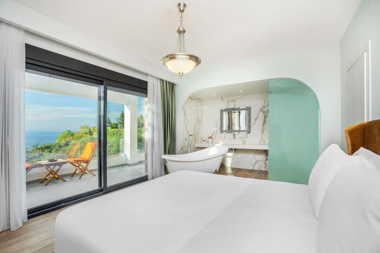Epta Villas Luxury Redefined อาเกีย ปาราสเควิ ภายนอก รูปภาพ