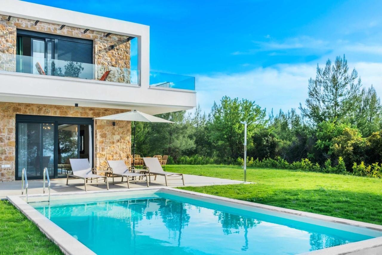 Epta Villas Luxury Redefined อาเกีย ปาราสเควิ ภายนอก รูปภาพ
